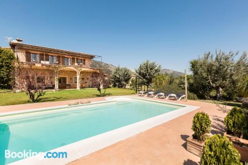 Appartement avec piscine et terrasse. Caimari à vos pieds!