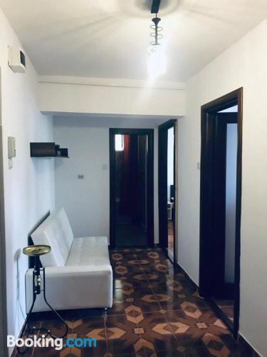 Extenso apartamento em Piatra Neamt. No centro da cidade!.