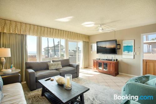 Apartamento en Newport Beach, bien ubicado