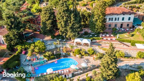 Appartement avec terrasse. San Giuliano Terme à vos pieds