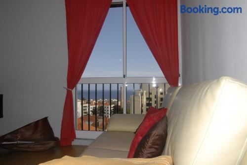 Apartamento em Funchal. Internet e terraço