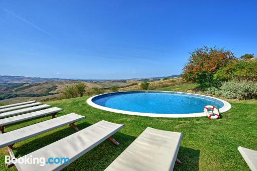 Wohnung mit pool. In Sarteano.