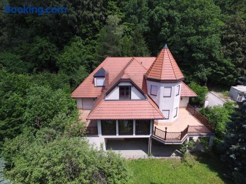 Ferienwohnung mit balkon. In Gablitz.