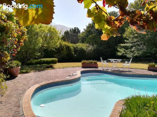 Apartamento com piscina em Cape Town.