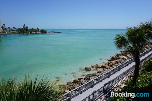 Appartamento con terrazza e internet, a St Pete Beach.