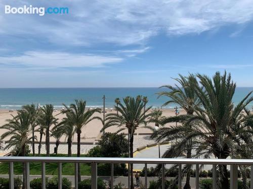 Appartamento con terrazza e wifi. Alicante per voi!.