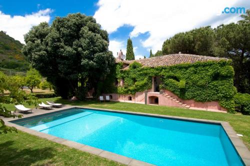 Appartamento con terrazza e piscina. Perfetto per famiglie