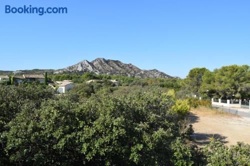 Apartamento apto para animales en Eygalières con wifi y vistas.