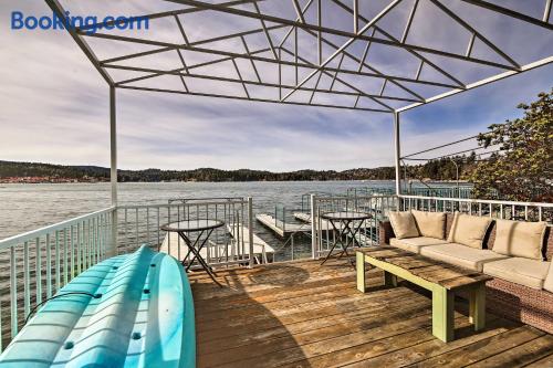 Apartamento de tres habitaciones en Lake Arrowhead. Perfecto para grupos.