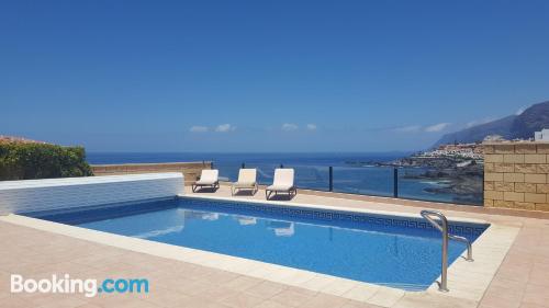 Zona inmejorable con piscina en Puerto de Santiago, terraza y conexión a internet