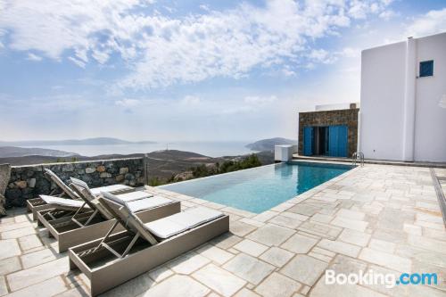 Appartement avec piscine et l'air concdetionné. Parfait!.