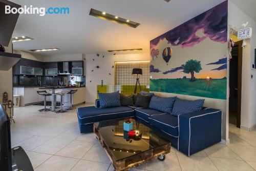 Apartamento con aire acondicionado, terraza y conexión a internet