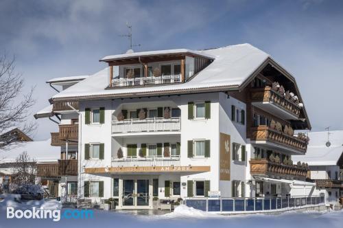 Appartement pour deux personnes à Valdaora. Avec terrasse!