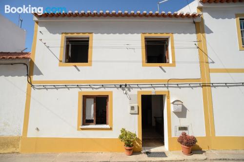 Apartamento cães bem-vindos à Zambujeira do Mar. Em excelente posição.