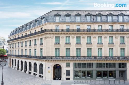 Perto do centro e terraço em Paris, para duas pessoas