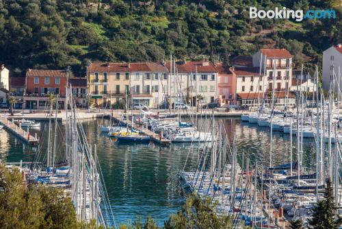 Incredibile appartamento con una stanza, a Saint-Mandrier-sur-Mer.