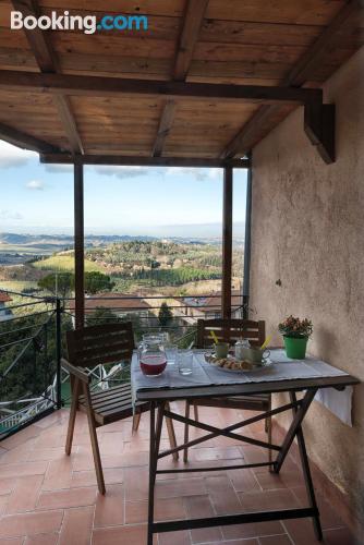 Wohnung mit Balkon. Haustier erlaubt