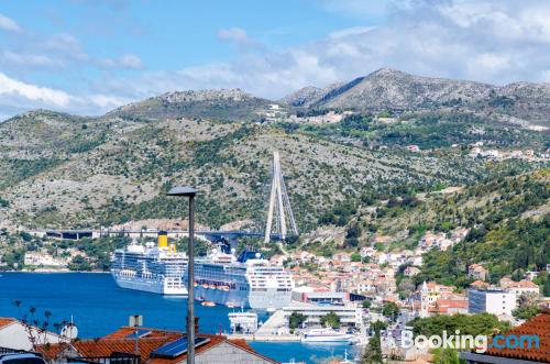 Appartamento di 60m2 a Dubrovnik. Terrazza e Wifi