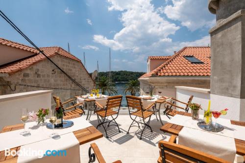 Appartement dans la meilleure position. Terrasse!