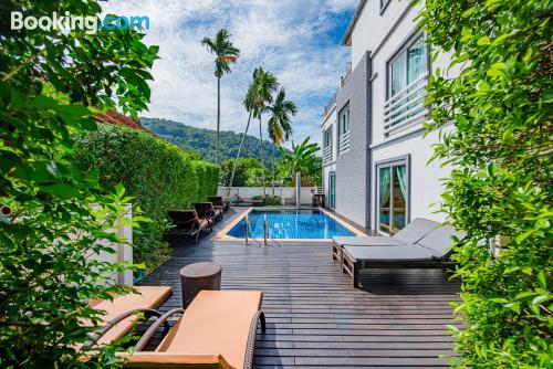 Wohnung mit Terrasse. In Kata Beach