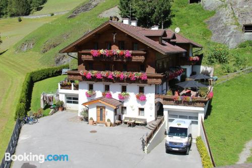 Ferienwohnung mit klimagërat. Internet und Balkon