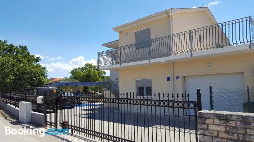 Apartamento em Sukošan. Terraço!