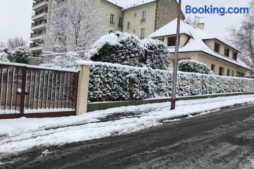 Appartamento a Créteil. Terrazza e internet.