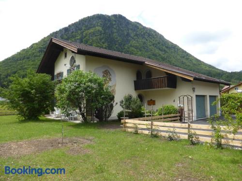 Apartamento con terraza y calefacción