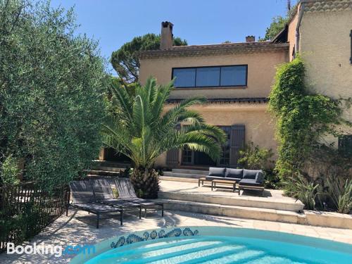 Appartement de 320m2. Mougins est votre.