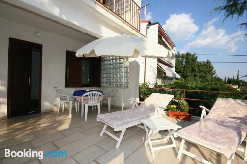 Appartement avec terrasse. Deux chambres.