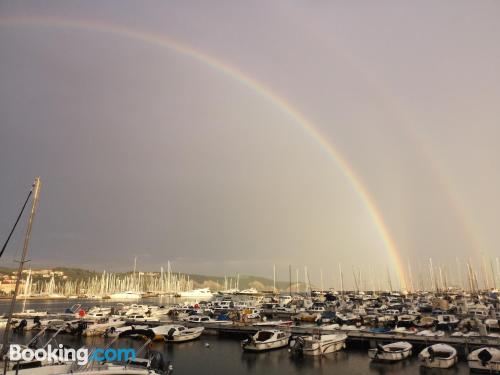 Carino appartamento, a Izola.