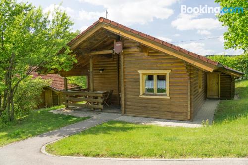 Ferienwohnung mit terrasse. Gemütlich.