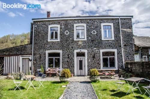 Ferienwohnung mit Terrasse. In La-Roche-en-Ardenne