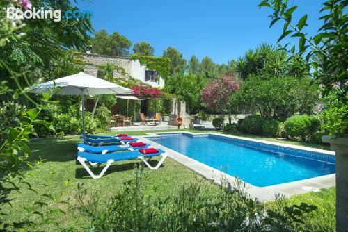 Idéal! Terrasse et piscine!