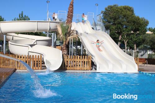 Appartamento con piscina. Terrazza e Wifi