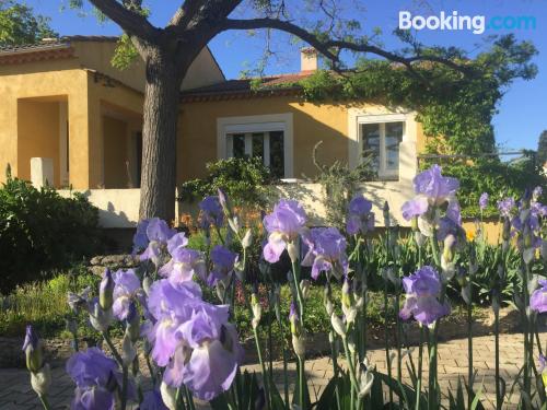Comfortable place in Camaret-sur-Aigues with terrace and internet.