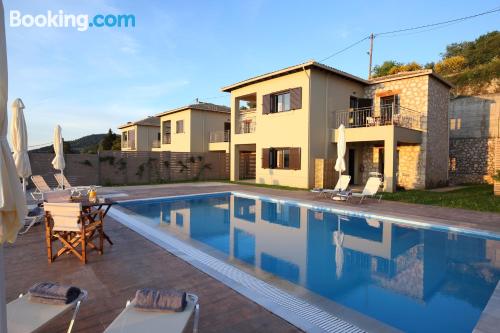 Appartement avec piscine. Apolpaina à vos pieds.