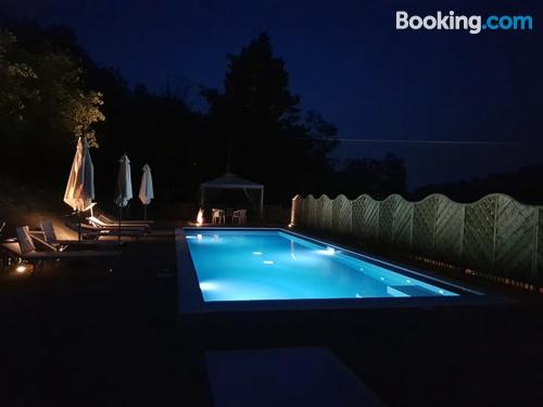 Apartamento com piscina em Asti