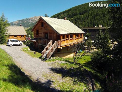 Commune de Vars à vos pieds! Avec terrasse!