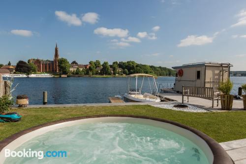 1 slaapkamer. Breed appartement!