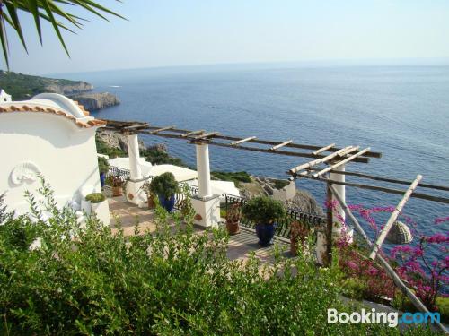 Appartement avec piscine et terrasse. Pour 2 personnes.