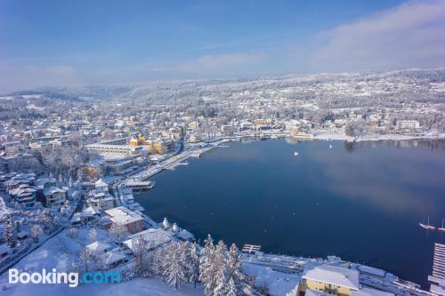 Apartamento em Velden am Wörthersee. Terraço!.