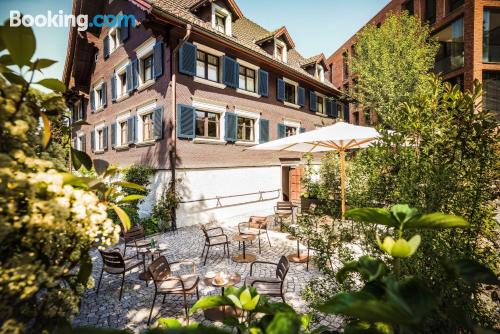 Appartement avec l'air. Terrasse et Wifi!