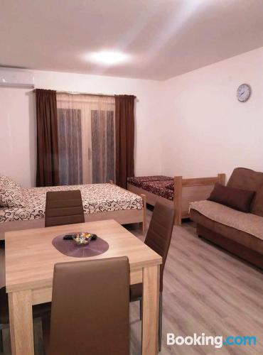 One bedroom apartment apartment in Herceg-Novi with air.