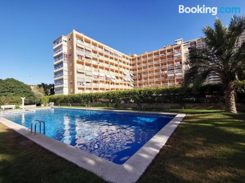 Apartment in Alicante with terrace and swimming pool.