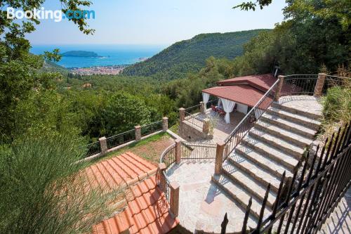 Appartement pour 2 personnes. Terrasse et internet!.