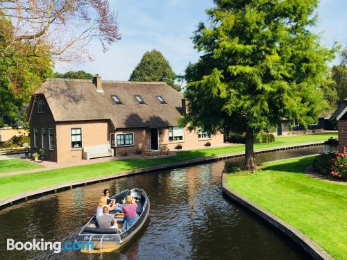 Idéal pour les familles! Giethoorn à vos pieds