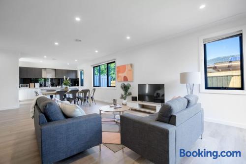 Glen Waverley est votre,, parfait pour 5 personnes ou plus.