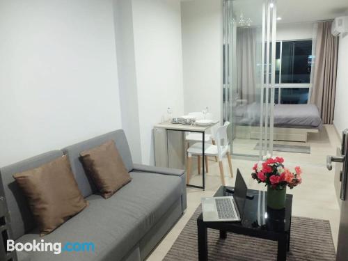 One bedroom apartment in Samutprakarn. Terrace!