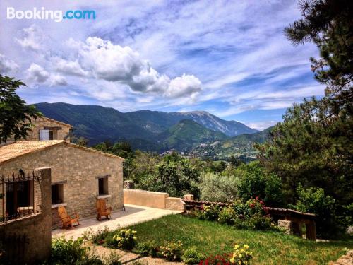 Appartamento con calore nel centro città di Montbrun-les-Bains